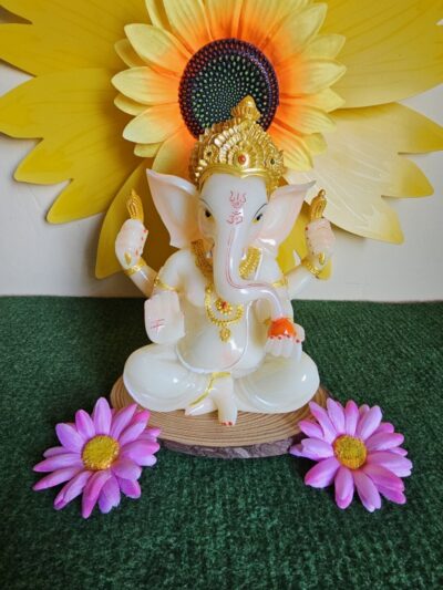 Ganesha blanca 20 CM