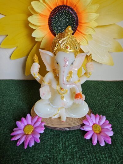 Ganesha blanca 20 CM